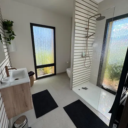 Вилла Casa Nostra Recente Climatisee - Piscine Chauffee Леччи